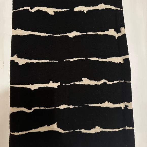 Escada Women's Black and White Skirt - Picture 5 of 6